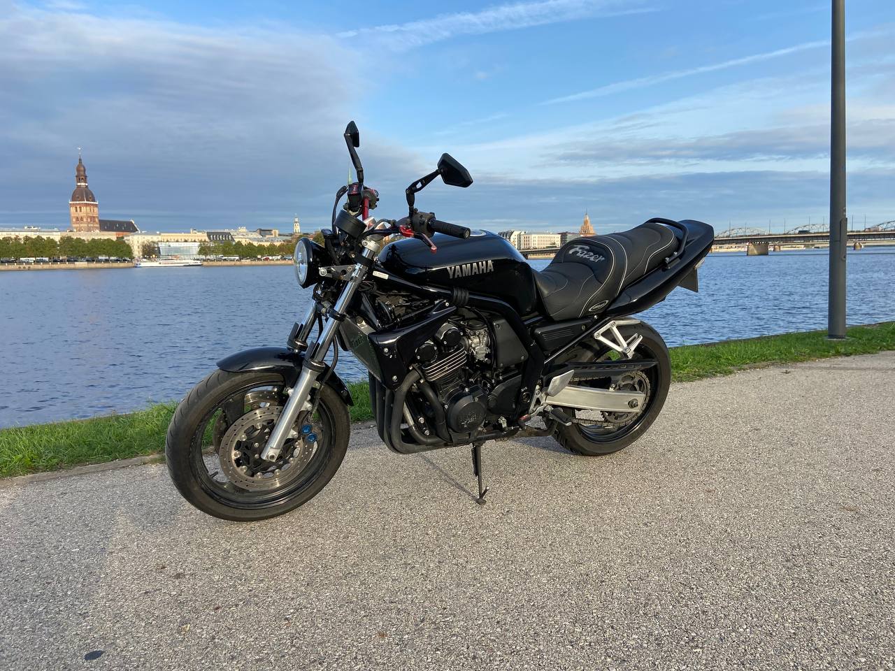 Yamaha FZS600 Fazer foto 5
